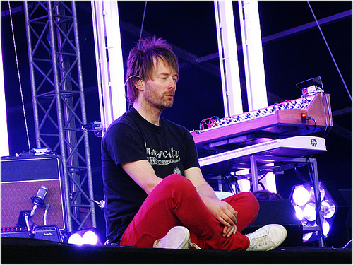 Radioheads Thom Yorke Posts Photo Of Mysterious New Record image