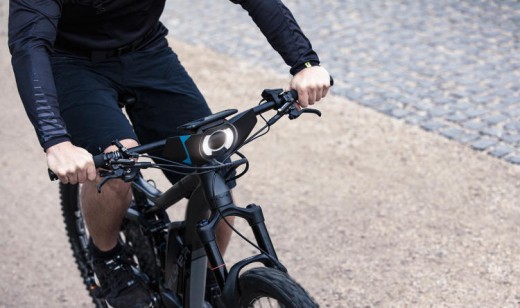This Handlebar-installed telephone-Holder Turns Your Dumb Bike Into a sensible desktop