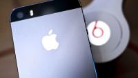 Report: Apple Is Trying To Cripple Spotify’s Free Streaming Catalog