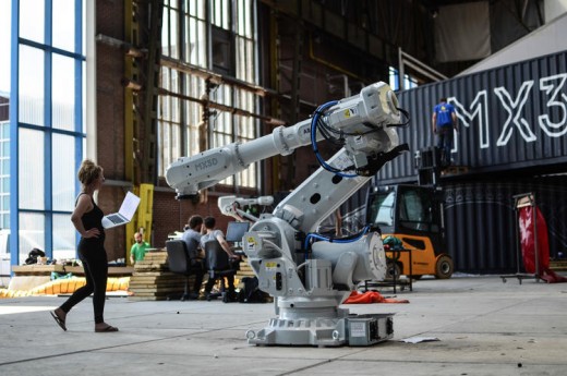 This robot Can 3-D Print A metal Bridge In Mid-Air