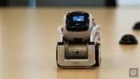 Cozmo the tabletop robot will be user-programmable