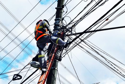 Battle Over Utility Poles Could Determine Broadband’s Future