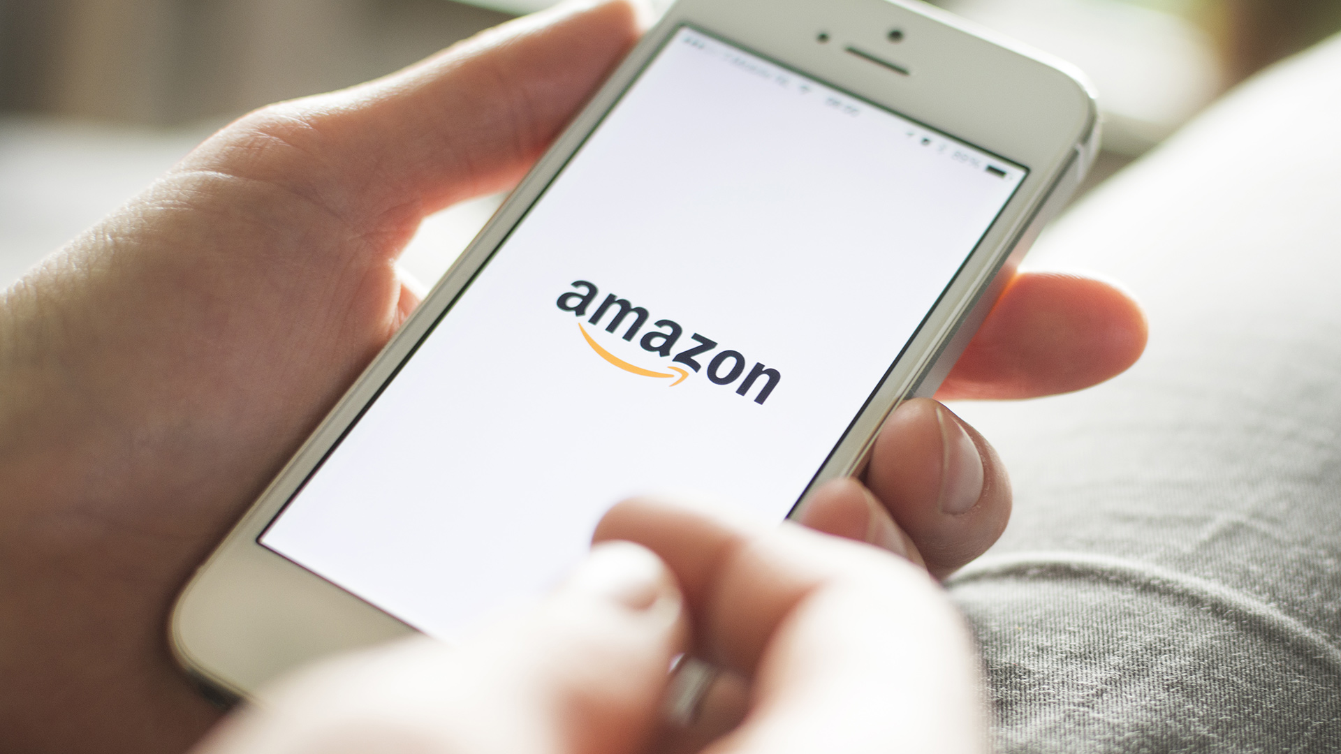 Amazon’s December email campaigns outperform competitors, earning nearly 20% read rate
