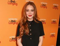 Lindsay Lohan Apologizes to Small British Town for Not Switching on Christmas Lights