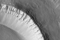 Mars hides a gigantic ice sheet that may help astronauts