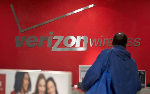 Verizon takes aim at its unlimited data plan customers once more