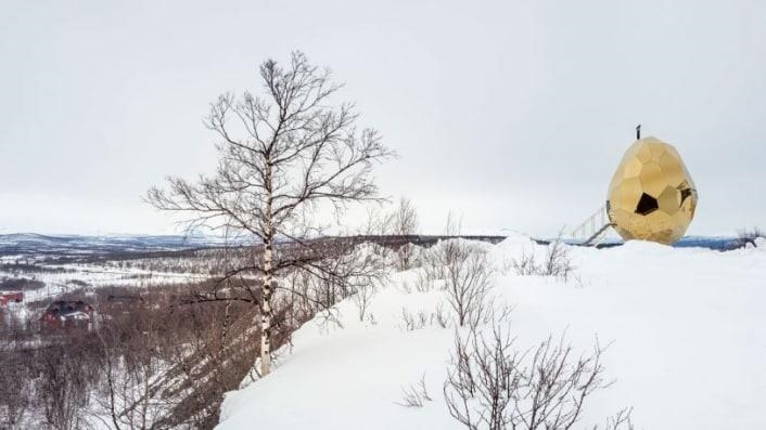 Now You Can Sauna In A Giant Golden Egg In Sweden's Northernmost Town | DeviceDaily.com