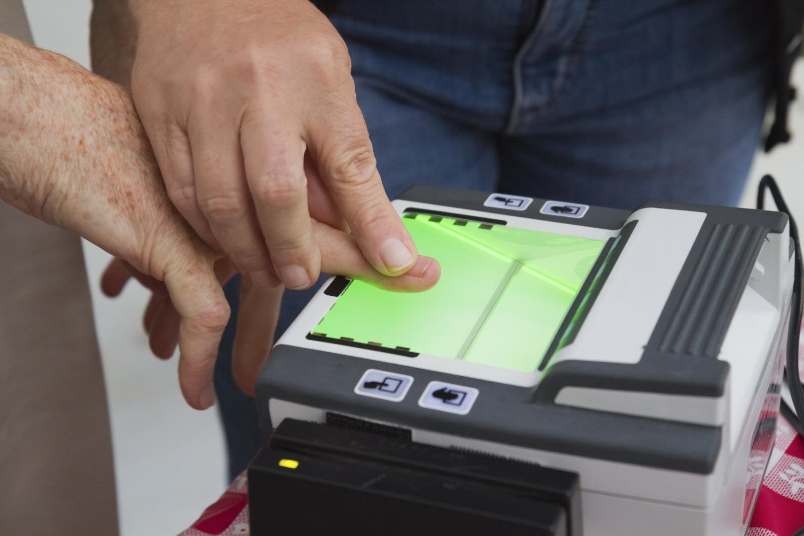TSA begins testing fingerprint check-ins at two US airports | DeviceDaily.com