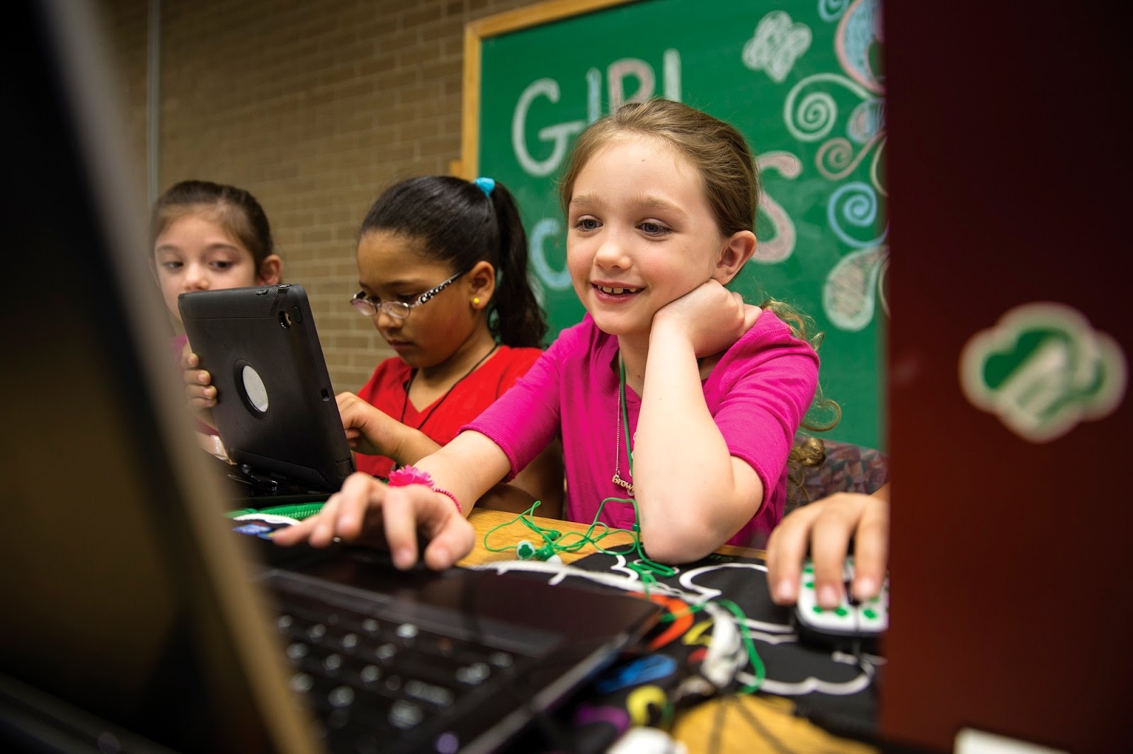 Girl Scouts can start earning cybersecurity badges in fall 2018 | DeviceDaily.com