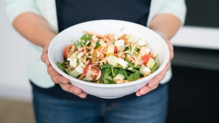 This Salad-Making Machine Will Make You The Perfect Salad In 60 Seconds | DeviceDaily.com