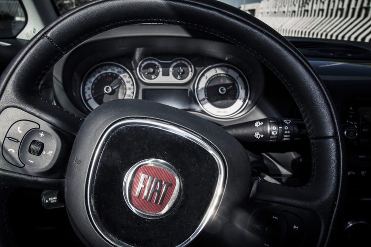 Fiat Chrysler joins BMW, Intel self-driving consortium | DeviceDaily.com