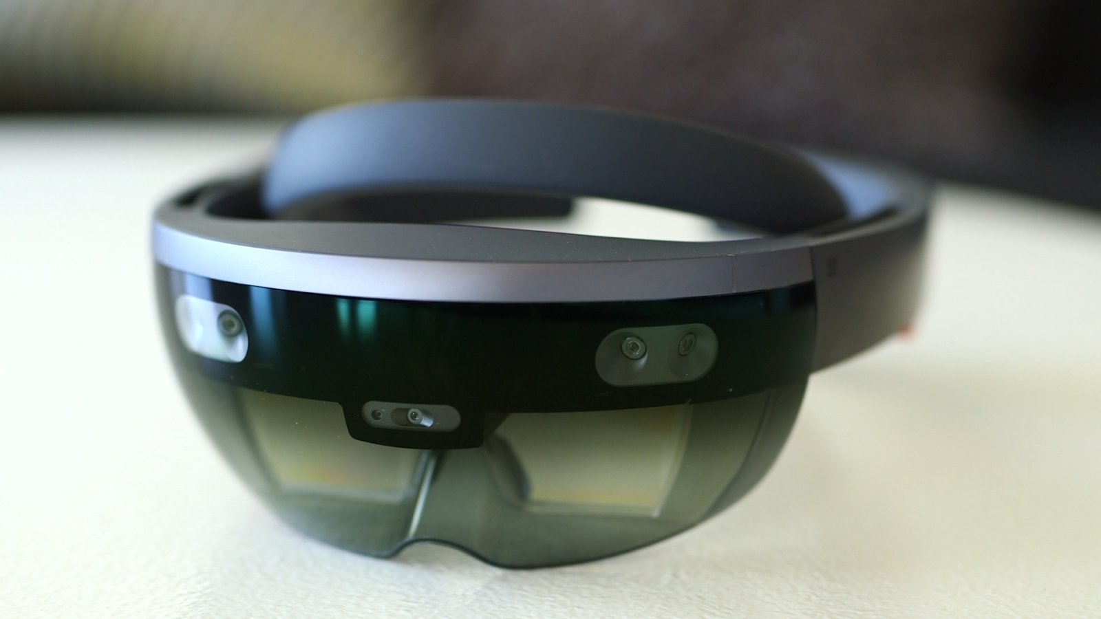 The next HoloLens will use AI to recognize real-world objects | DeviceDaily.com