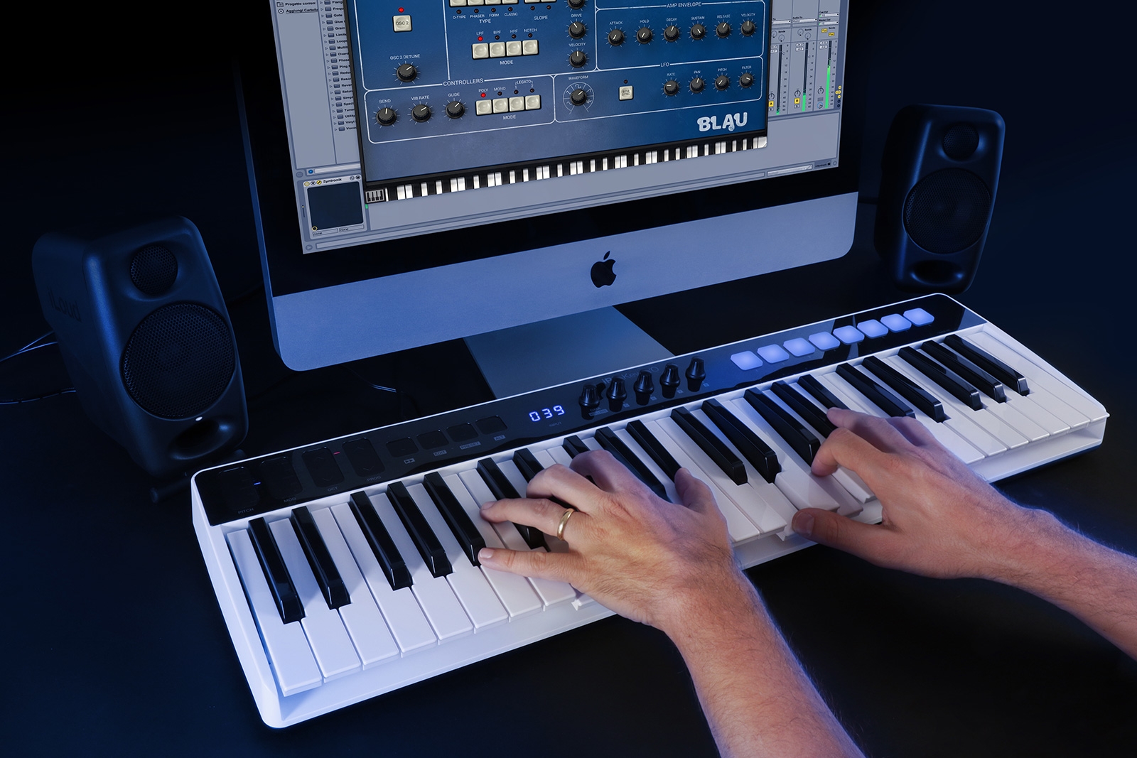 iRig Keys I/O packs in a full audio interface for $200 | DeviceDaily.com