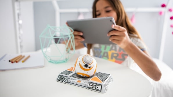 Sphero’s new Star Wars toy droids will watch the movies with you–and react | DeviceDaily.com