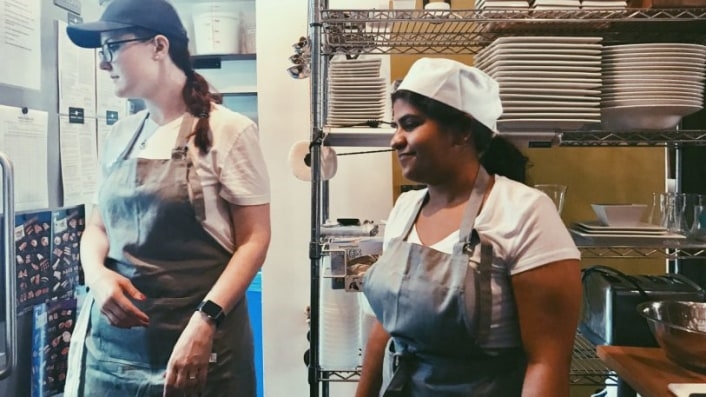 This Pop-Up Restaurant Trains Refugee Chefs While It Serves Their Delicious Food | DeviceDaily.com