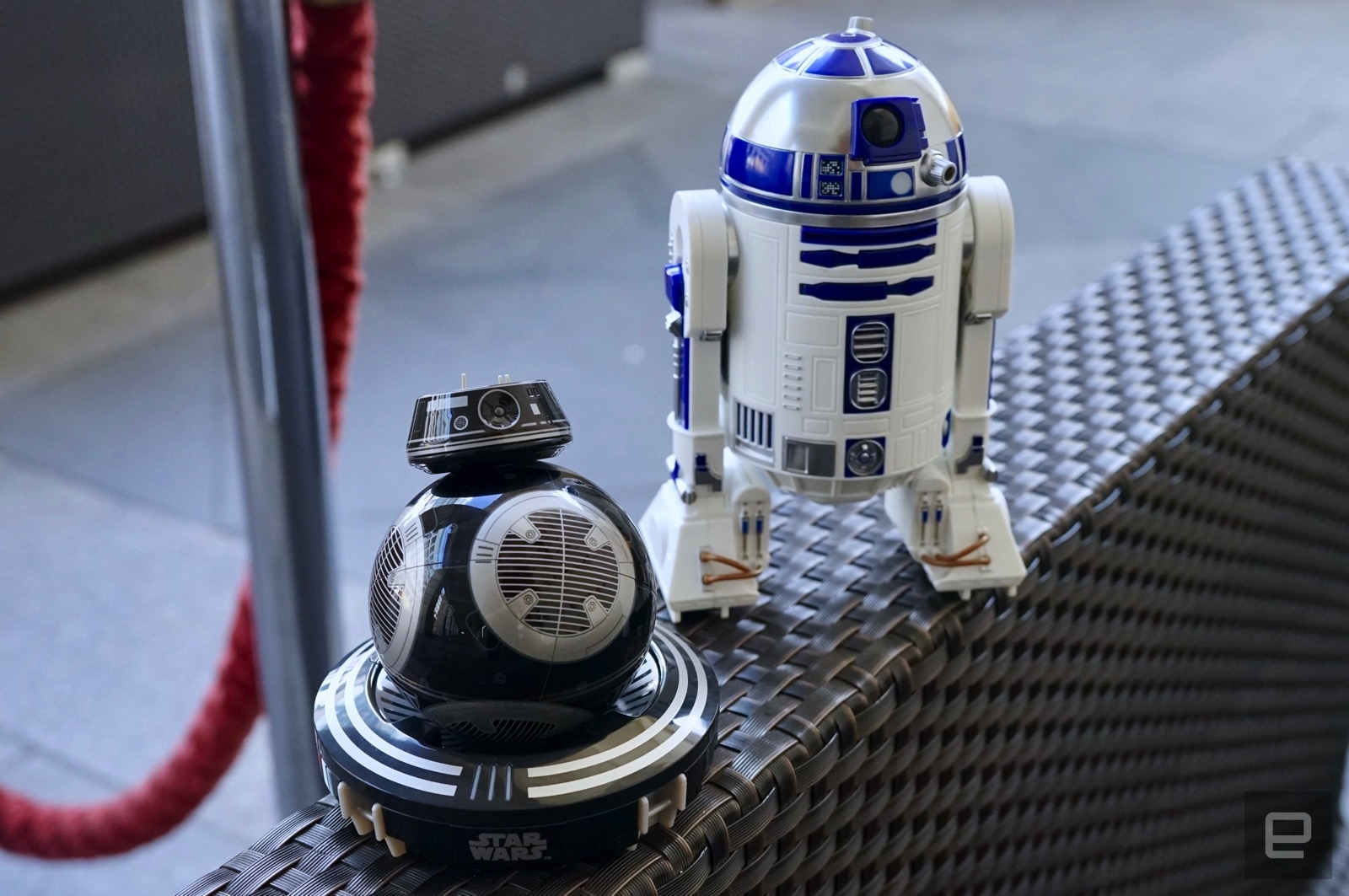 Meet R2-D2 and BB-9E, Sphero’s new ‘Star Wars’ toys | DeviceDaily.com