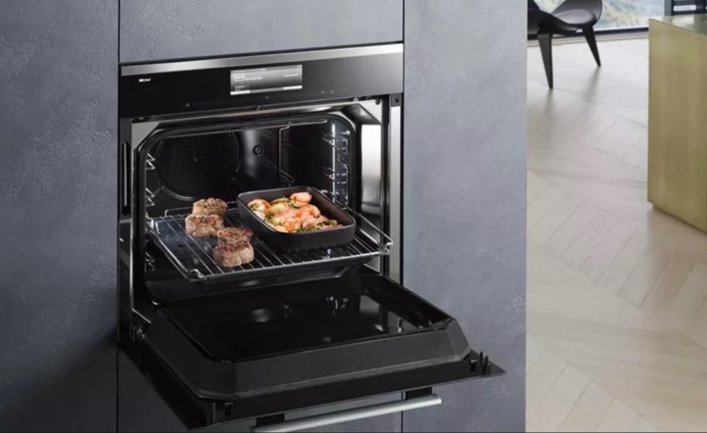 Miele’s clever oven shows how sensor tech will heat the food of the future | DeviceDaily.com