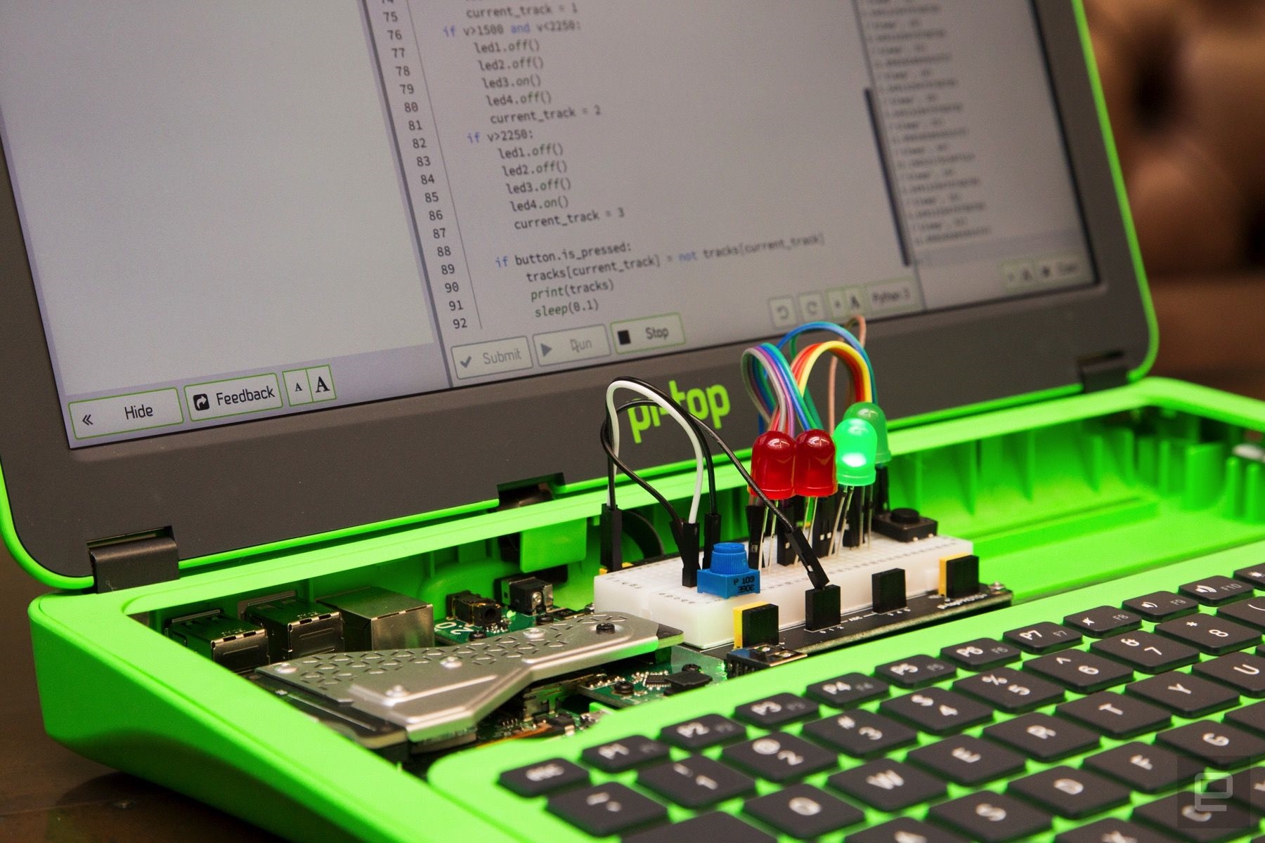 Raspberry Pi laptop teaches code with modular innards | DeviceDaily.com