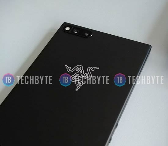 Razer Phone Seems Inspired by Xperia, Reveals the Leaked Image | DeviceDaily.com