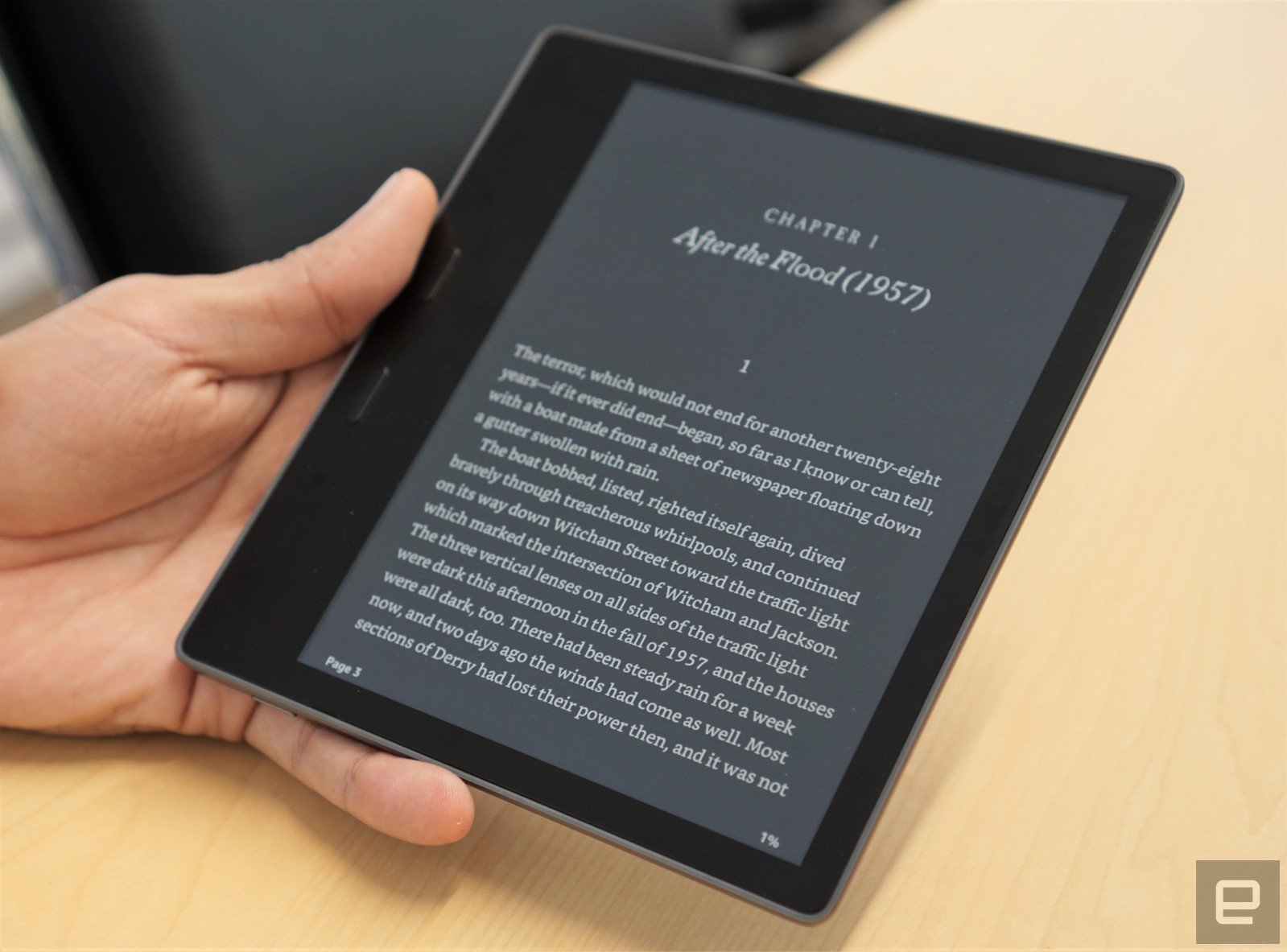 Amazon's new Kindle Oasis is waterproof and has a bigger screen | DeviceDaily.com