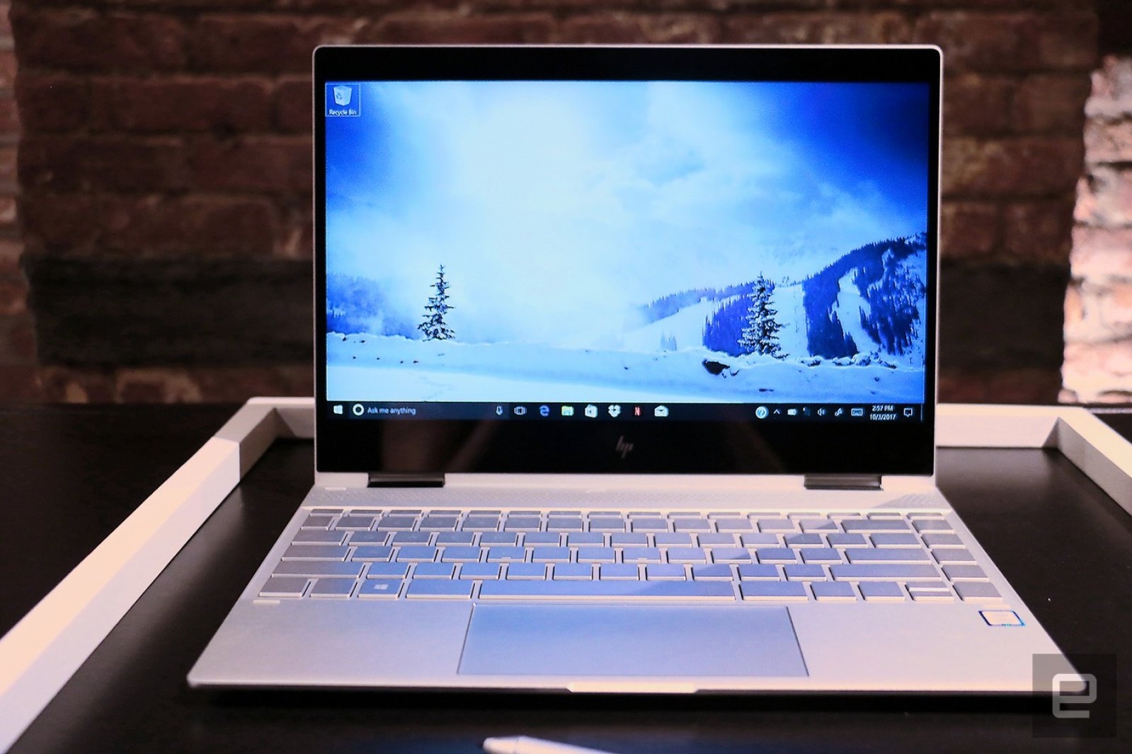 HP’s Spectre x360 13 hides your screen at a push of a button | DeviceDaily.com