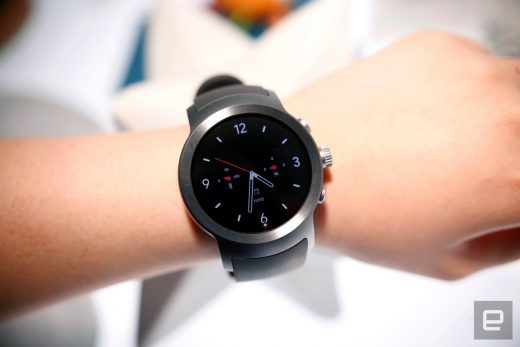 Google removes Android Wear section from its online store