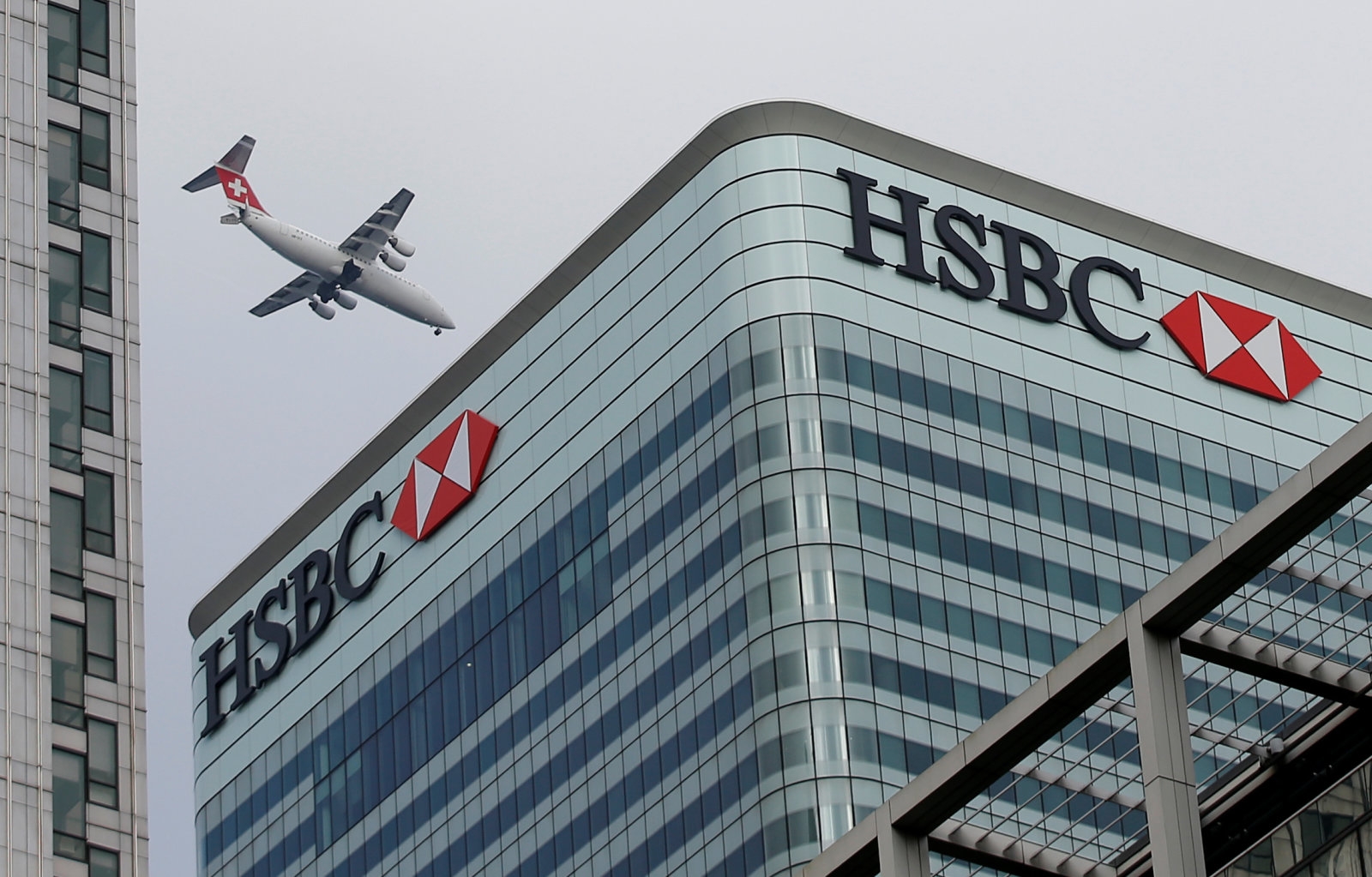HSBC app will let you manage accounts from multiple banks | DeviceDaily.com