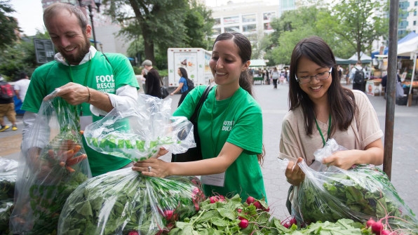 Food Banks’ Massive Plan To Move From Canned Goods To Fresh Produce | DeviceDaily.com