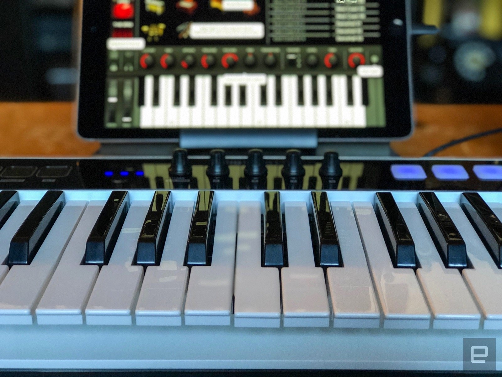 The iRig Keys I/O makes it easy to streamline your studio | DeviceDaily.com