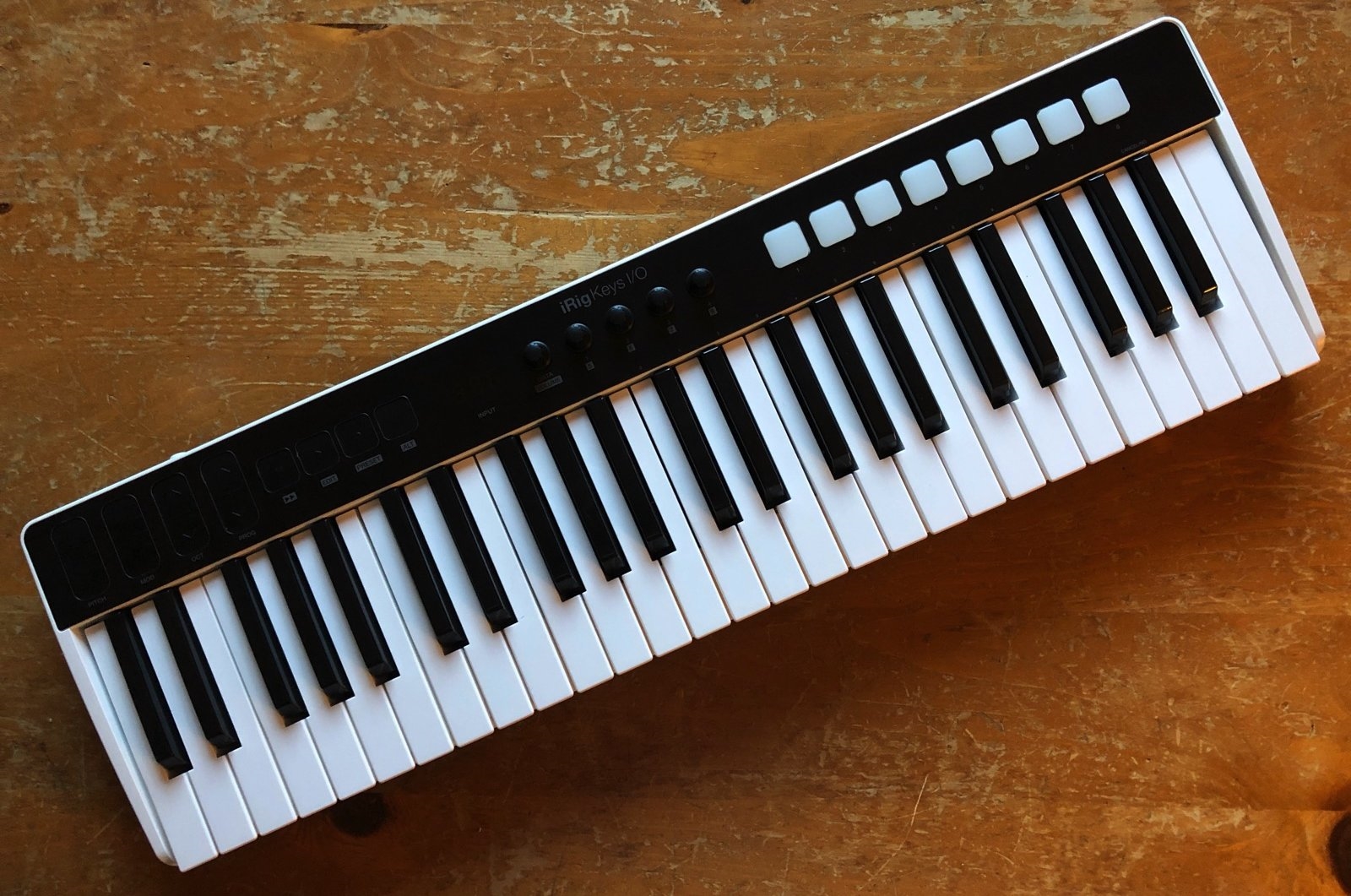 The iRig Keys I/O makes it easy to streamline your studio | DeviceDaily.com