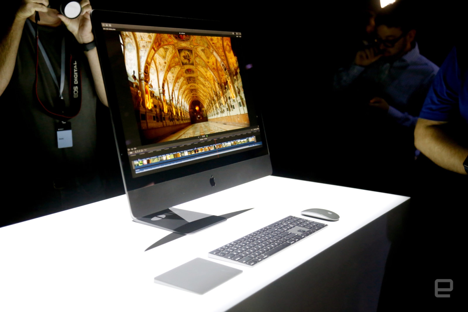 Apple's iMac Pro may have hands-free Siri voice control | DeviceDaily.com