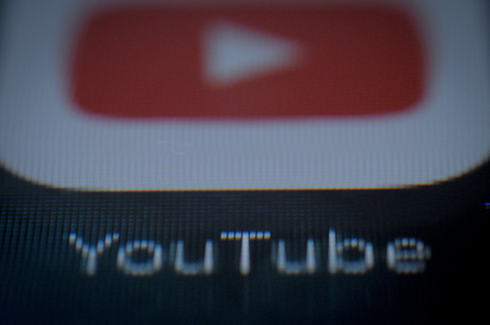 Companies pull ads from YouTube over comments in child videos | DeviceDaily.com