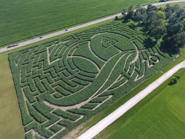 Inside The Surprisingly High-Tech World Of Corn Mazes | DeviceDaily.com
