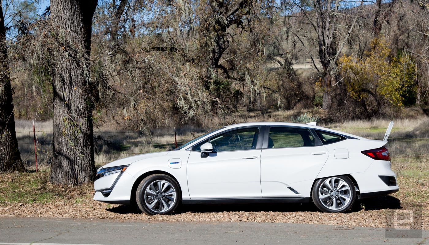 Honda’s Clarity Plug-In Hybrid is a luxury car at a bargain price | DeviceDaily.com