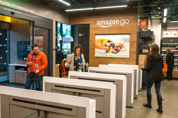 Checking Out Amazon Go, The First No-Checkout Convenience Store | DeviceDaily.com