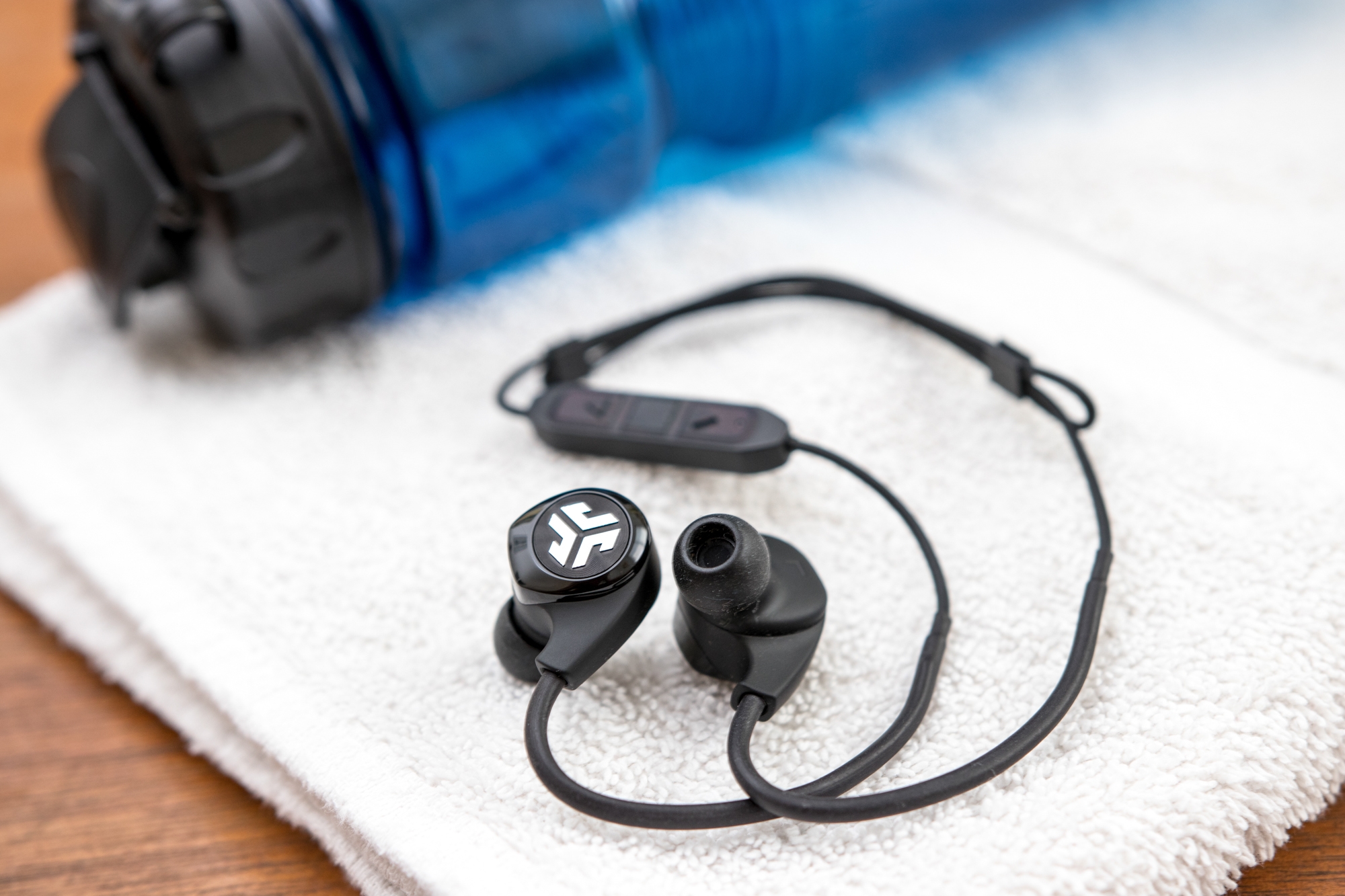 The best wireless workout headphones | DeviceDaily.com