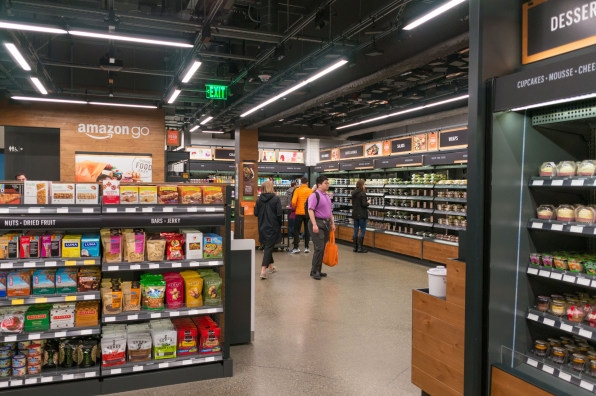 Checking Out Amazon Go, The First No-Checkout Convenience Store | DeviceDaily.com