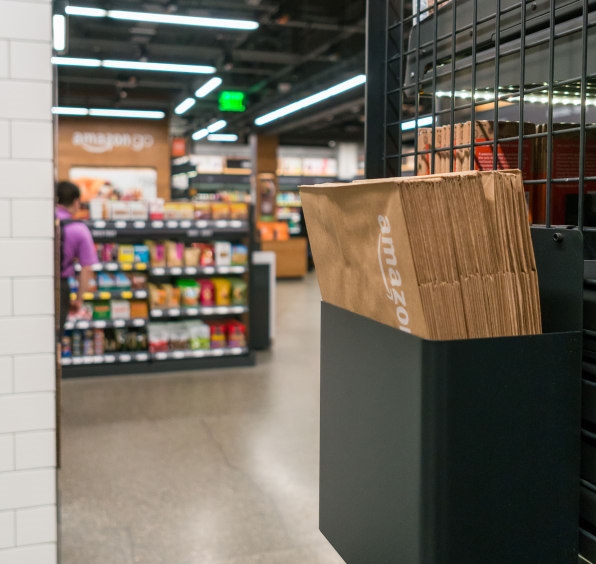 Checking Out Amazon Go, The First No-Checkout Convenience Store | DeviceDaily.com