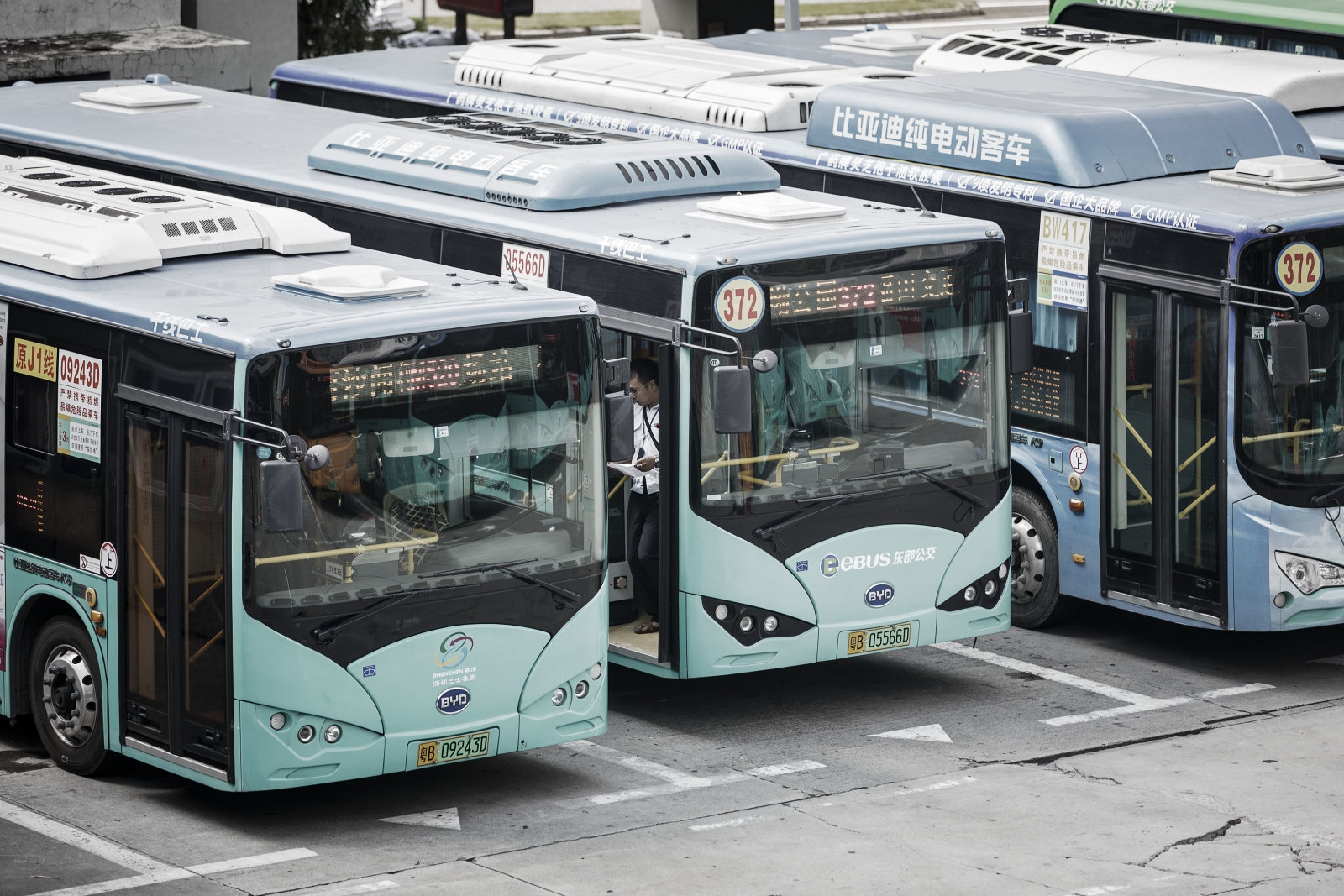 China's Shenzhen city electrifies all 16,359 of its public buses | DeviceDaily.com