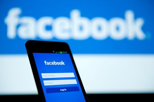 Facebook Tests New Feature In App