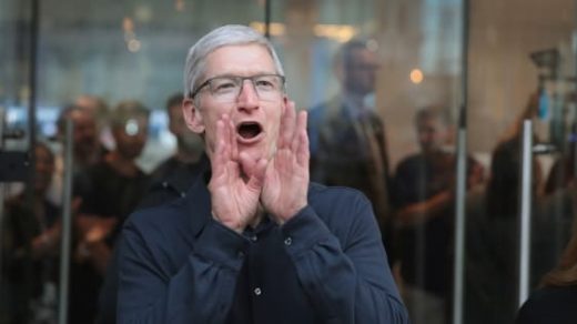 Tim Cook got a hefty raise this year