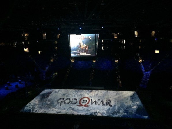The Golden State Warriors’ Court Was A ‘God Of War’ Video Game Tonight | DeviceDaily.com