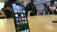 Apple Bet That We’d Pay More For Phones. It Was Right