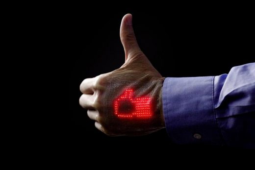 Electronic skin can display a heartbeat on your hand