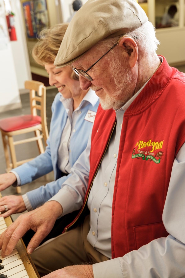 Bob’s Red Mill’s 89-Year-Old CEO Starts His Day With (Duh) Carbs | DeviceDaily.com