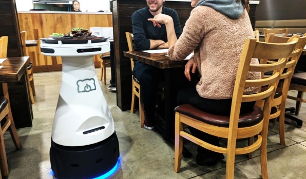 This Restaurant Robot Is Designed To Help Servers–Not Replace Them | DeviceDaily.com