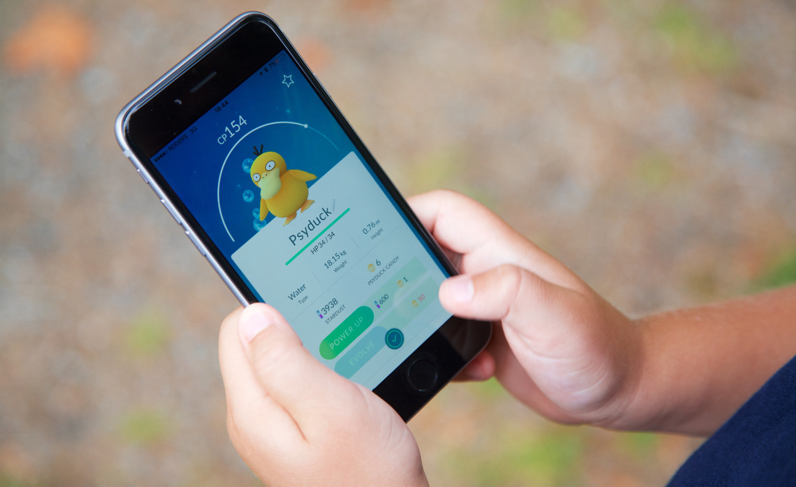 Pokémon Go players can use Facebook to log in and sync devices | DeviceDaily.com
