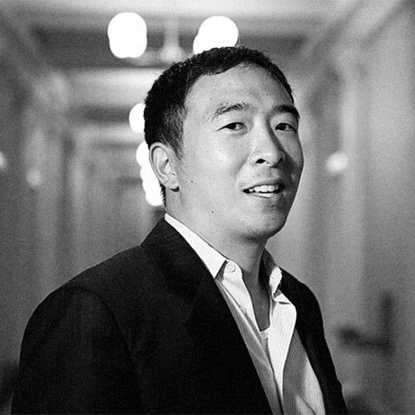 Andrew Yang Wants You To Vote For A $1,000-A-Month Basic Income In 2020 | DeviceDaily.com