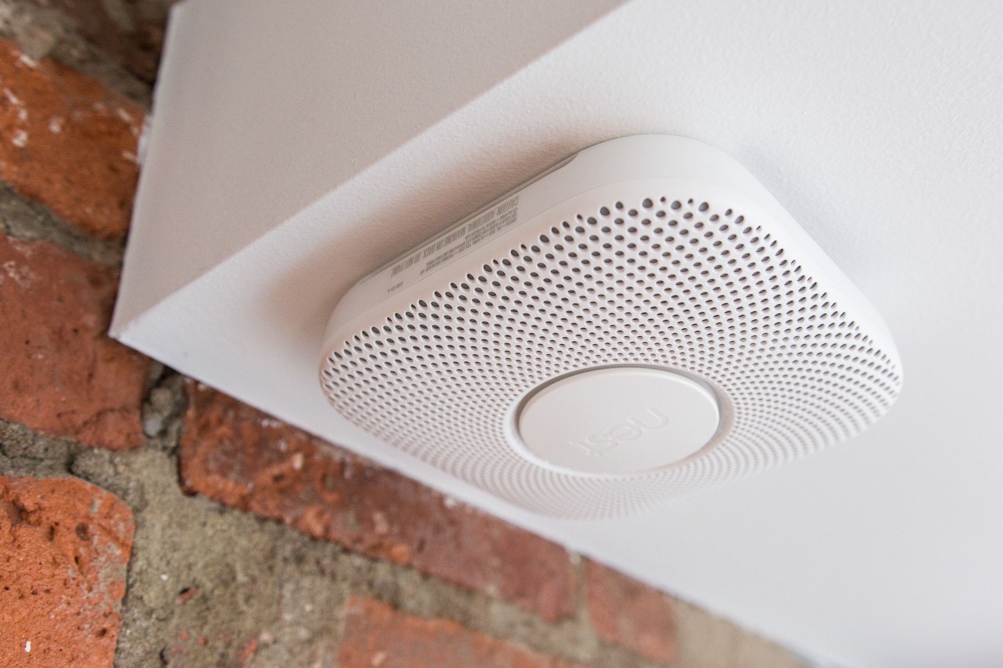 The best smart smoke alarm | DeviceDaily.com