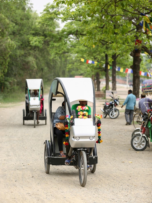 Can This New Electric Rickshaw Stop Cars From Taking Over Asian Cities? | DeviceDaily.com
